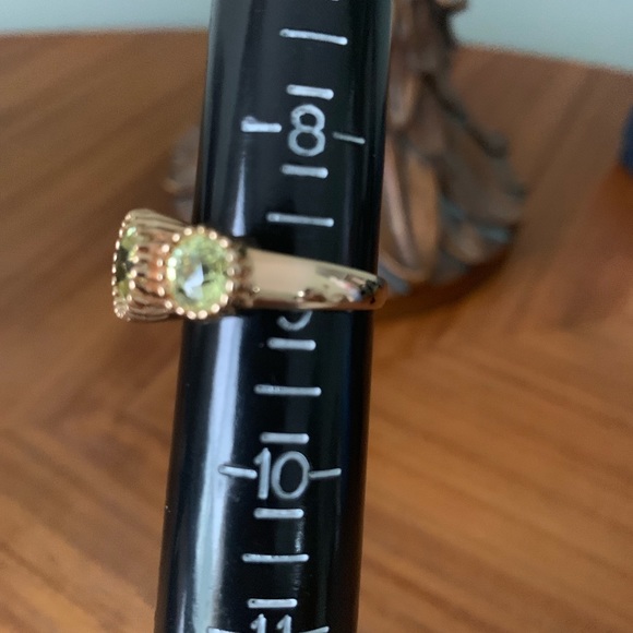 Technibond light Peridot 3 stone ring 9 - Picture 5 of 5